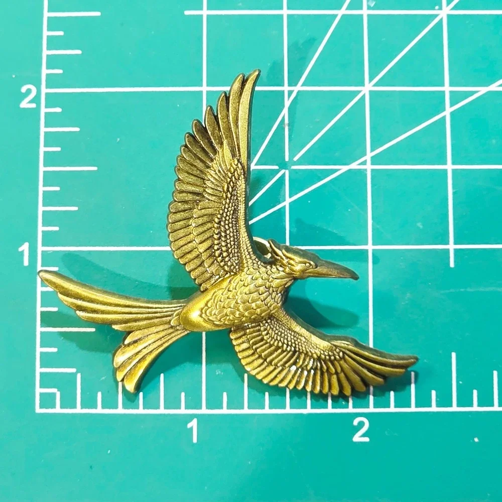 Gold Tone Mockingjay Bird Arrow Hunger Games Brooch Tack Cap Lapel Pin